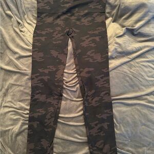 SPANX Women's Black Camouflage Leggings